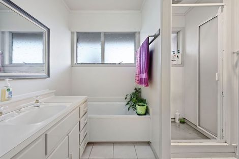 Photo of property in 19 Takutai Avenue, Bucklands Beach, Auckland, 2012