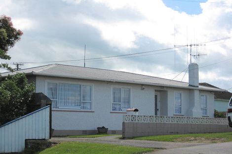 Photo of property in 31 Miro Street, Castlecliff, Whanganui, 4501