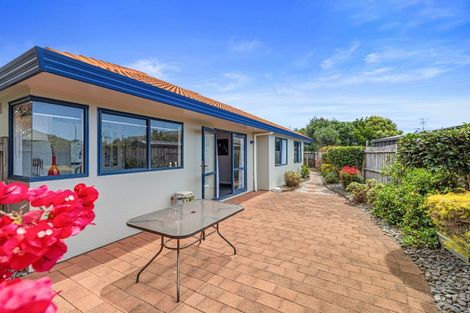 Photo of property in 37 Beachlands Place, Papamoa Beach, Papamoa, 3118
