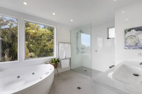 Photo of property in 100 Cornwallis Road, Cornwallis, Auckland, 0604