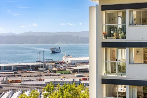 Photo of property in Grosvenor Flats, 19 Cottleville Terrace, Thorndon, Wellington, 6011