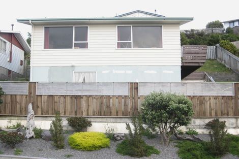 Photo of property in 52 Chapman Street, Newlands, Wellington, 6037