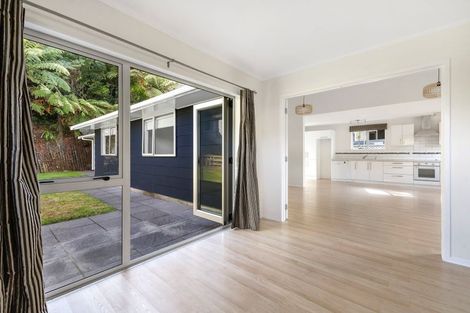 Photo of property in 9 Ambury Place, Merrilands, New Plymouth, 4312