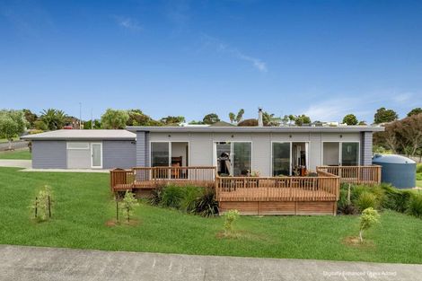 Photo of property in 24 Omana Avenue, Shelly Beach, Helensville, 0874