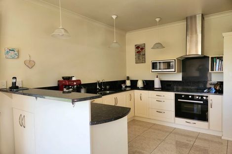 Photo of property in 1095 Queen Street East, Levin, 5571