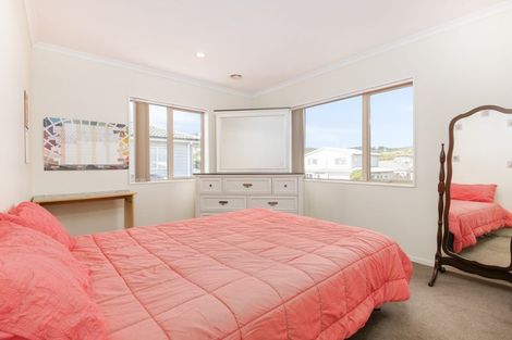 Photo of property in 243 Mark Avenue, Grenada Village, Wellington, 6037