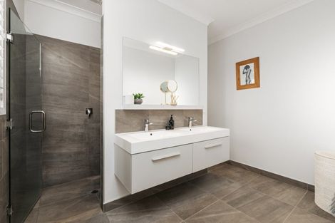 Photo of property in 324 Lakes Boulevard, Pyes Pa, Tauranga, 3112