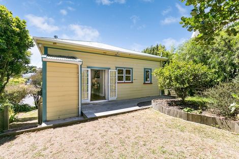Photo of property in 25 Royal Street, Berhampore, Wellington, 6023