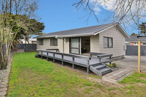 Photo of property in 22a Sutton Crescent, Papakura, 2110
