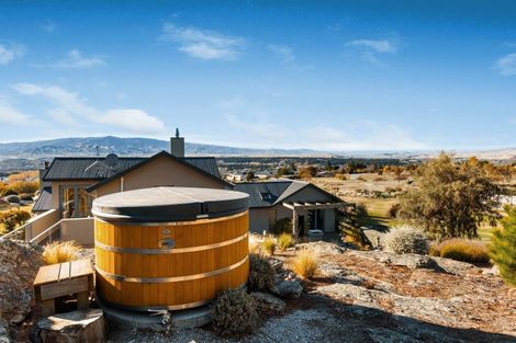 Photo of property in 10 Old Golf Course Road, Bridge Hill, Alexandra, 9320