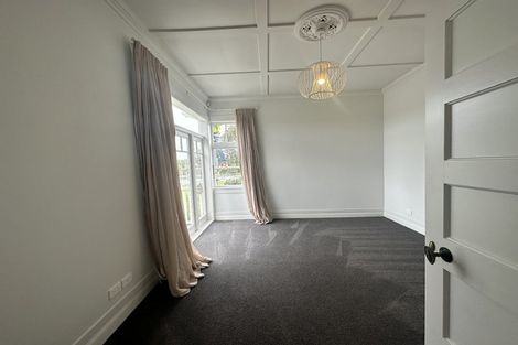 Photo of property in 50 Wairoa Road, Narrow Neck, Auckland, 0624