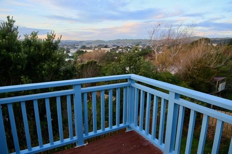 Photo of property in 11 Lancewood Grove, Ranui, Porirua, 5024