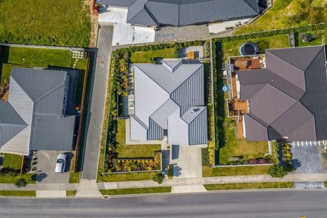 Photo of property in 146 Endeavour Drive, Whitby, Porirua, 5024