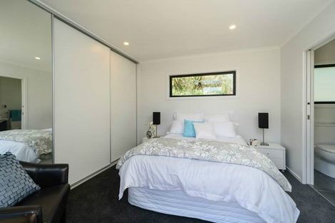 Photo of property in 3 Bunker Way, Strathmore Park, Wellington, 6022