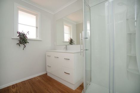 Photo of property in 15 Ruamahanga Crescent, Terrace End, Palmerston North, 4410