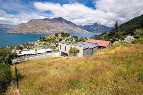 Photo of property in 9 Caples Place, Fernhill, Queenstown, 9300