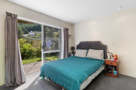 Photo of property in 8 Mackinnon Terrace, Sunshine Bay, Queenstown, 9300