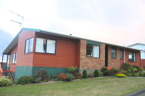 Photo of property in 22 Cathie Place, Karori, Wellington, 6012