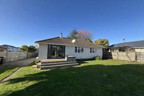 Photo of property in 37 Lambeth Crescent, Redwood, Christchurch, 8051