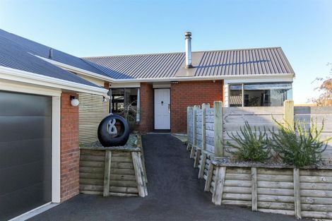 Photo of property in 13 Sandel Rise, Merrilands, New Plymouth, 4312