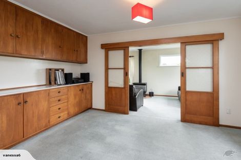 Photo of property in 26 Bellringer Crescent, Newlands, Wellington, 6037