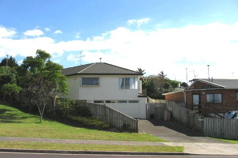 Photo of property in 2/3 Jacanas Place, Unsworth Heights, Auckland, 0632