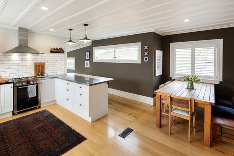 Photo of property in 152 Williams Street, Cambridge, 3434