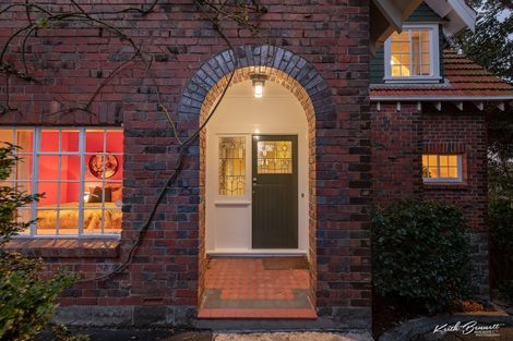 Photo of property in 86 Bolton Street, Kelburn, Wellington, 6012