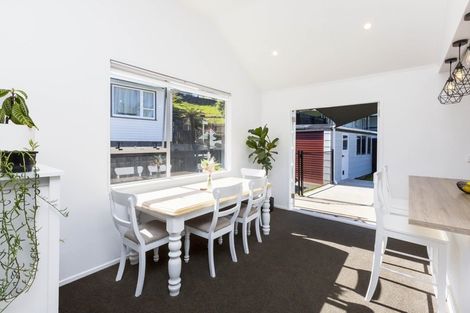 Photo of property in 15 Edelweiss Grove, Timberlea, Upper Hutt, 5018