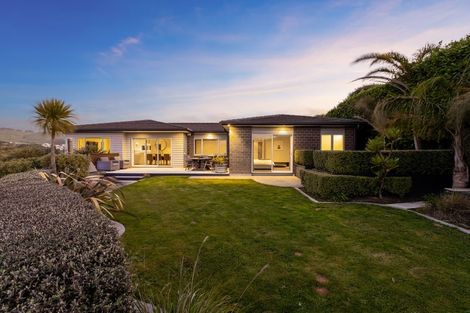 Photo of property in 17 Dusky Crescent, Aotea, Porirua, 5024