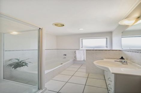 Photo of property in 8 Harford Place, Pakuranga Heights, Auckland, 2010