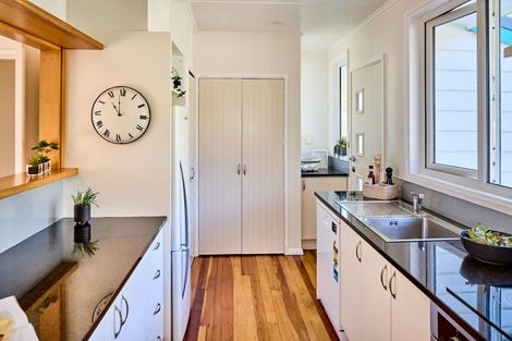 Photo of property in 39b Pukatea Street, Eastbourne, Lower Hutt, 5013