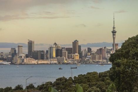 Photo of property in 39 Sylvan Avenue, Northcote, Auckland, 0627