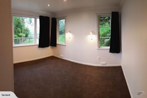 Photo of property in 77 Maungaraki Road, Korokoro, Lower Hutt, 5012