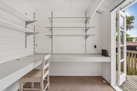 Photo of property in 14 Wallace Road, Mangere Bridge, Auckland, 2022