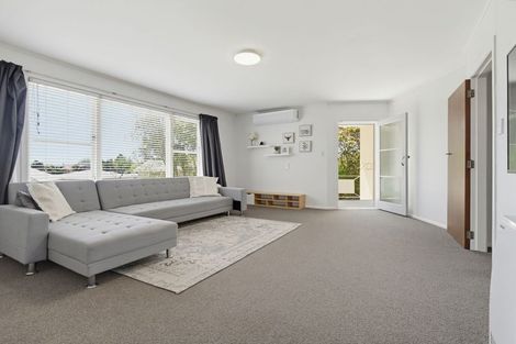 Photo of property in 2 Alastair Avenue, Owhata, Rotorua, 3010