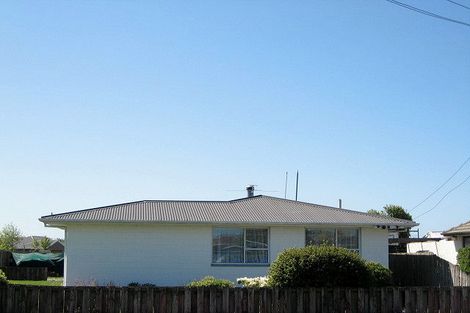 Photo of property in 2 Willowview Drive, Redwood, Christchurch, 8051