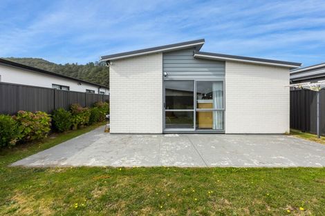 Photo of property in 12 Buddle Road, Wallaceville, Upper Hutt, 5018