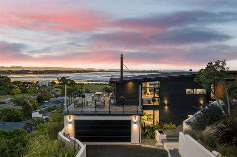 Photo of property in 29 Soleares Avenue, Mount Pleasant, Christchurch, 8081