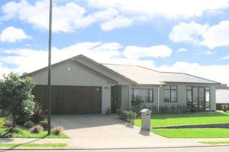 Photo of property in 57 Roberta Crescent, Orewa, 0931
