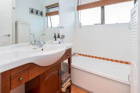 Photo of property in 63 Marendellas Drive, Bucklands Beach, Auckland, 2014