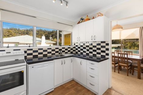 Photo of property in 37 Raukawa Street, Stokes Valley, Lower Hutt, 5019