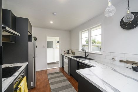 Photo of property in 17 Peters Avenue, Cloverlea, Palmerston North, 4412