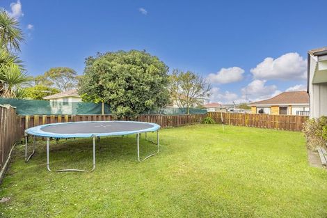 Photo of property in 34 Aviemore Drive, Highland Park, Auckland, 2010