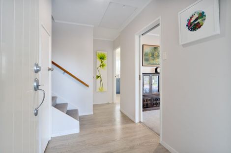 Photo of property in 17 Fitzwater Place, Henderson, Auckland, 0612