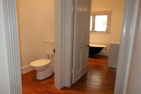 Photo of property in 374 Carrington Street, Upper Vogeltown, New Plymouth, 4310