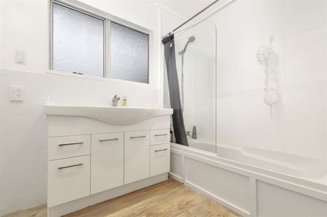 Photo of property in 14a Pohutukawa Drive, Owhata, Rotorua, 3010