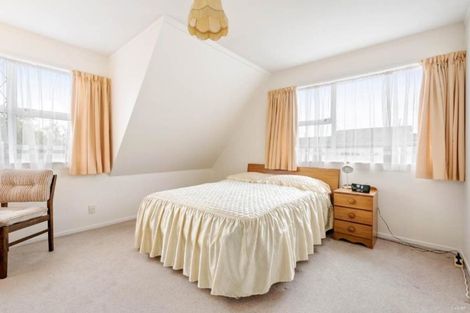 Photo of property in 34 Akoranga Drive, Northcote, Auckland, 0627