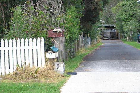 Photo of property in 43 Royal View Road, Te Atatu South, Auckland, 0610