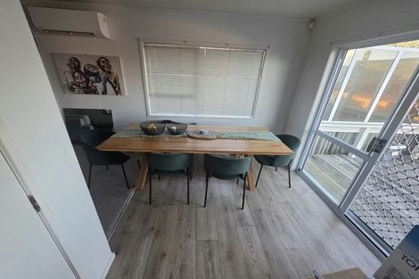 Photo of property in 2/4 Valley View Road, Glenfield, Auckland, 0629